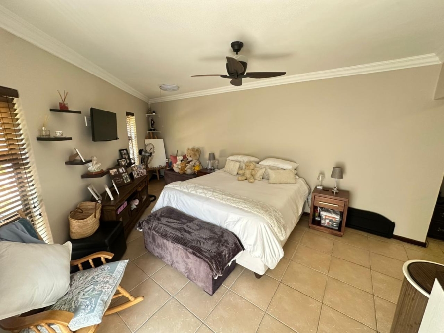 5 Bedroom Property for Sale in Midstream Estate Gauteng