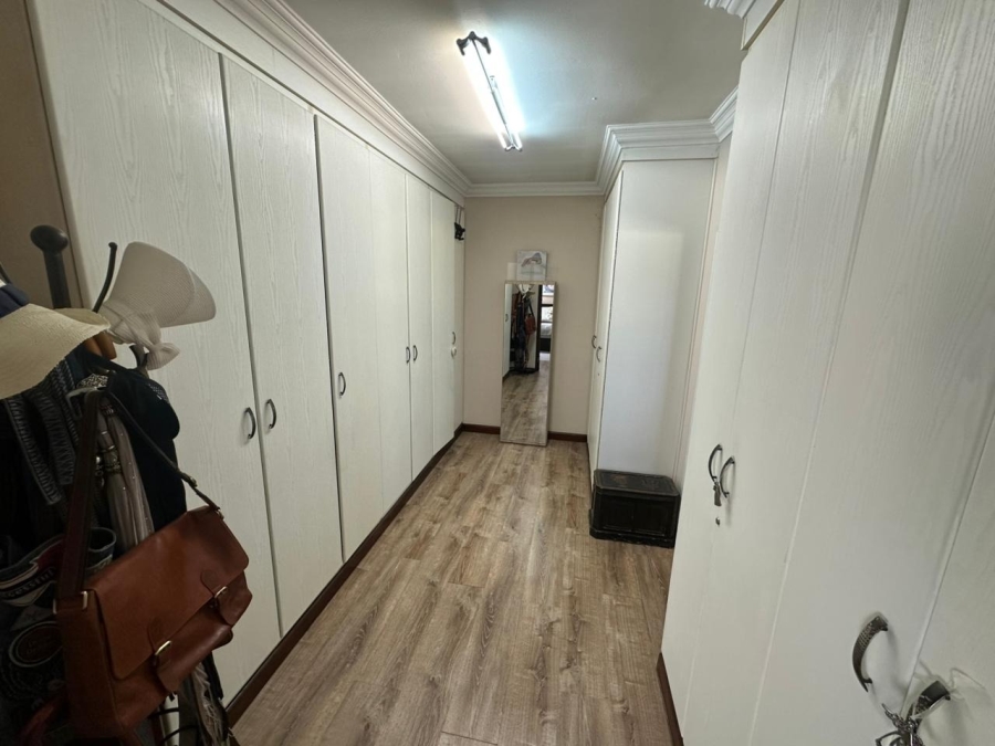 5 Bedroom Property for Sale in Midstream Estate Gauteng
