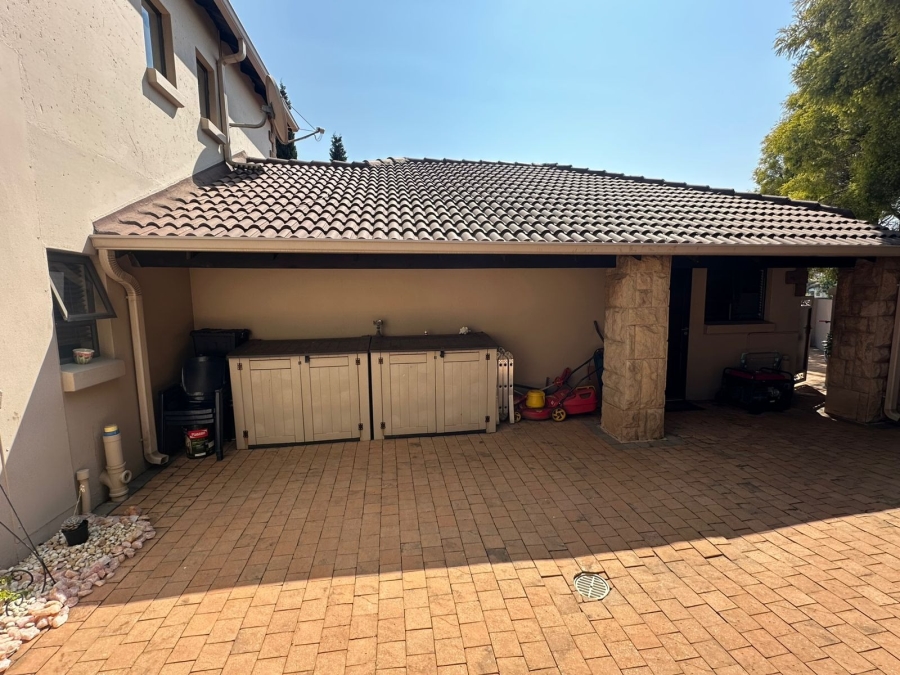 5 Bedroom Property for Sale in Midstream Estate Gauteng