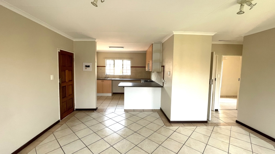 2 Bedroom Property for Sale in Die Hoewes Gauteng