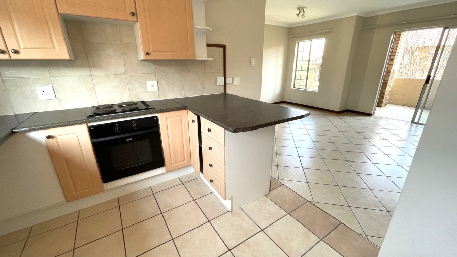 2 Bedroom Property for Sale in Die Hoewes Gauteng