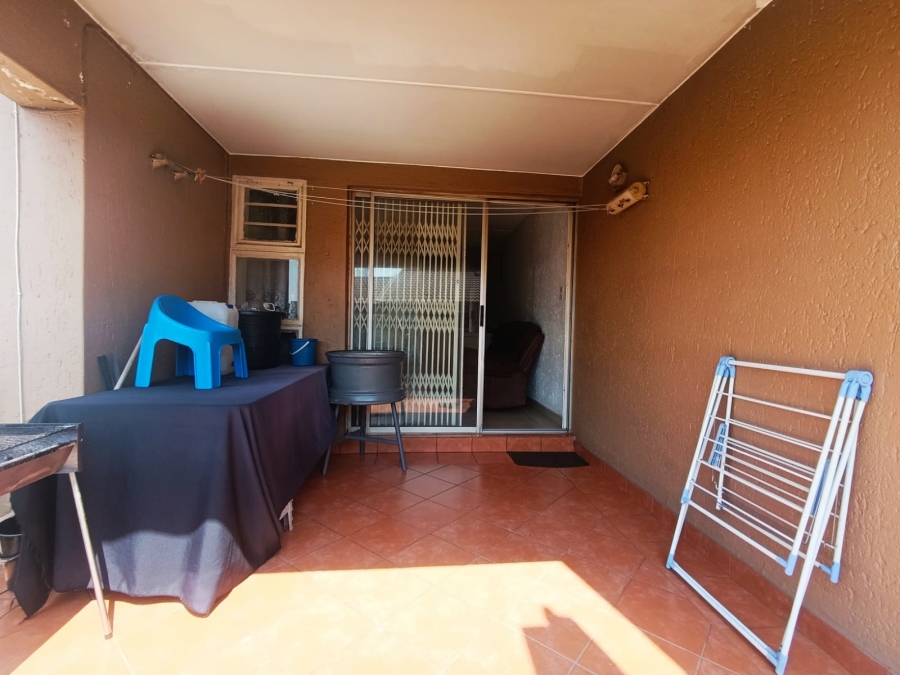 2 Bedroom Property for Sale in Mondeor Gauteng