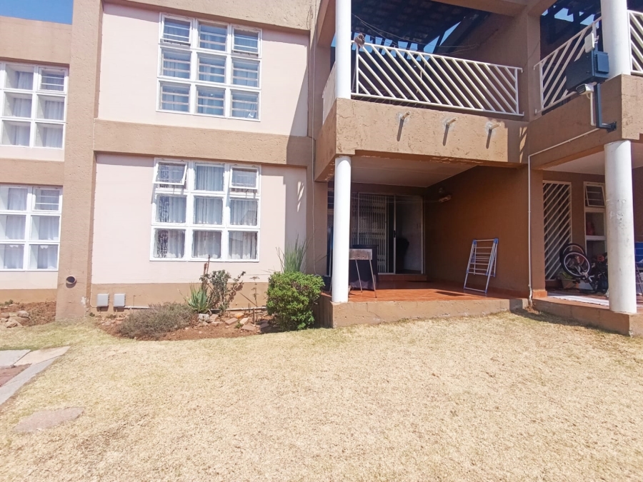 2 Bedroom Property for Sale in Mondeor Gauteng