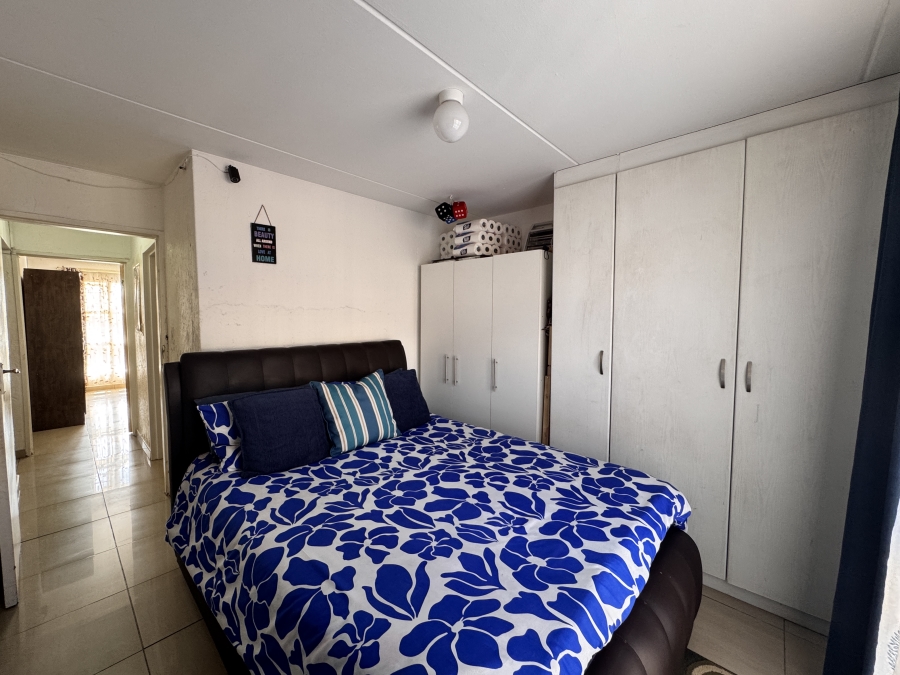 2 Bedroom Property for Sale in Mondeor Gauteng
