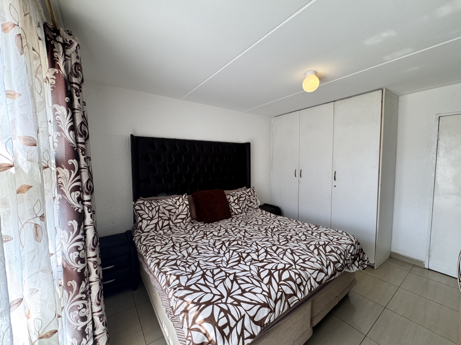 2 Bedroom Property for Sale in Mondeor Gauteng