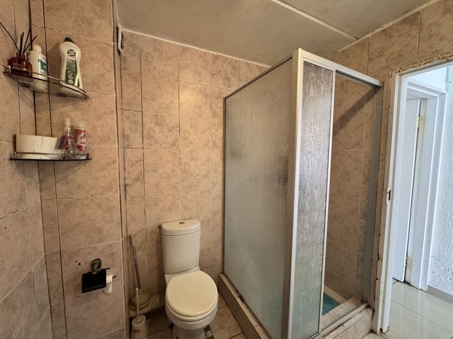 2 Bedroom Property for Sale in Mondeor Gauteng