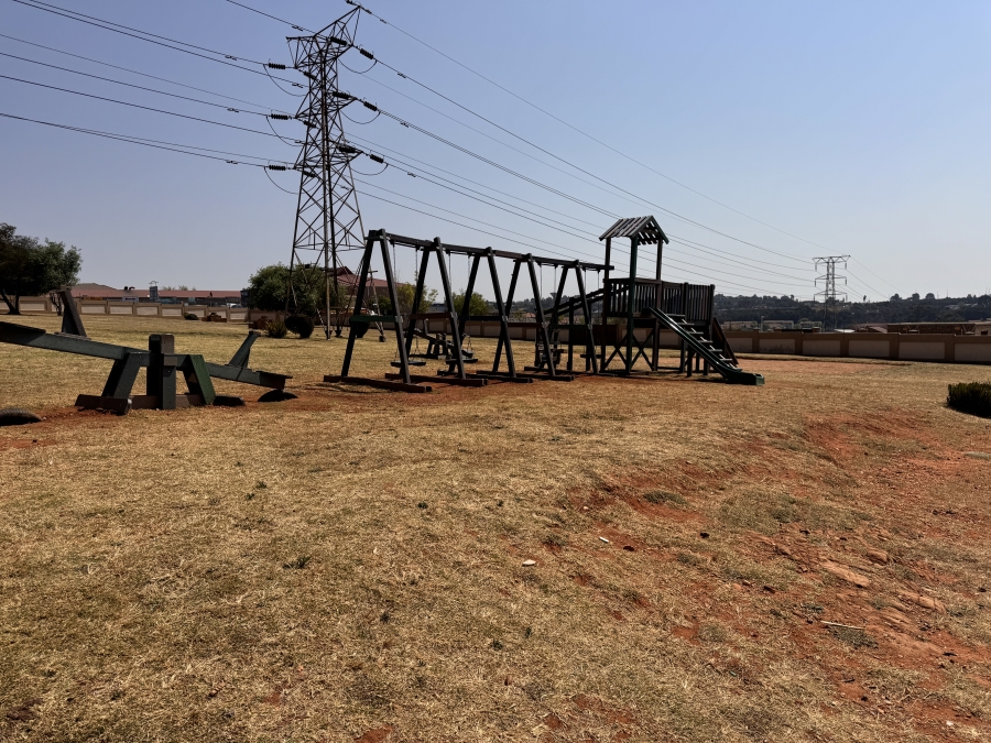 2 Bedroom Property for Sale in Mondeor Gauteng