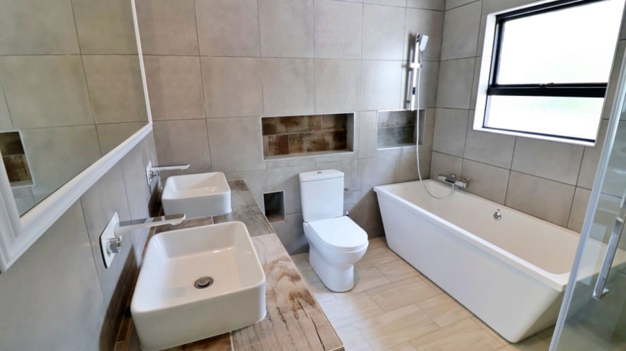 To Let 3 Bedroom Property for Rent in Dainfern Golf Estate Gauteng
