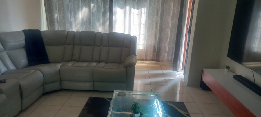 2 Bedroom Property for Sale in Sunninghill Gauteng