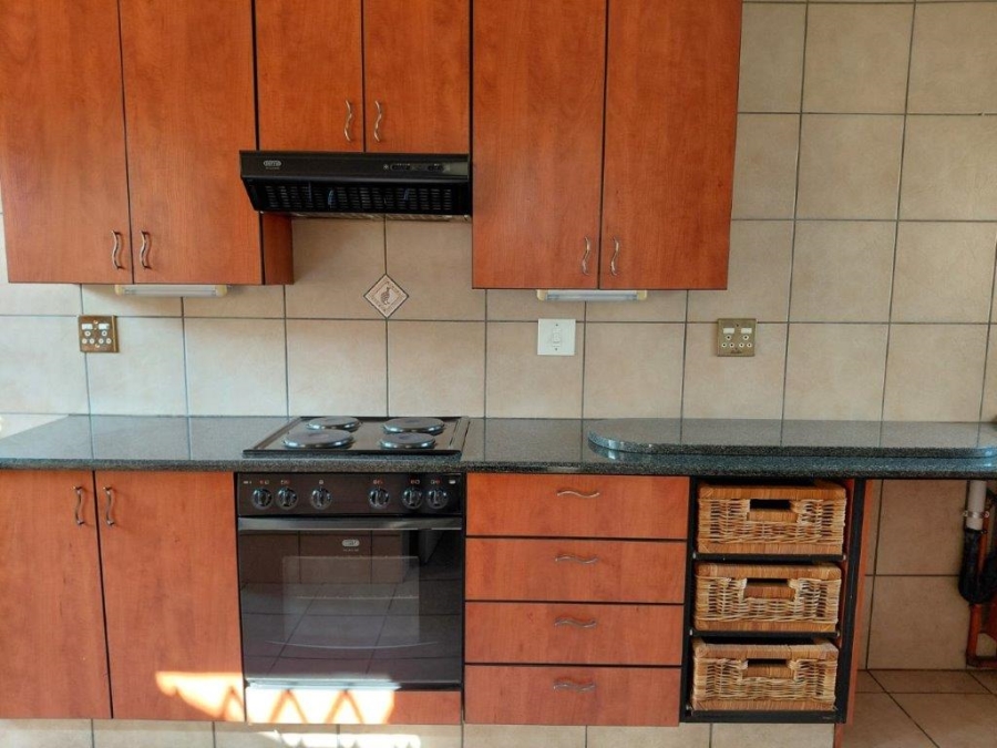 To Let 1 Bedroom Property for Rent in Kensington Gauteng