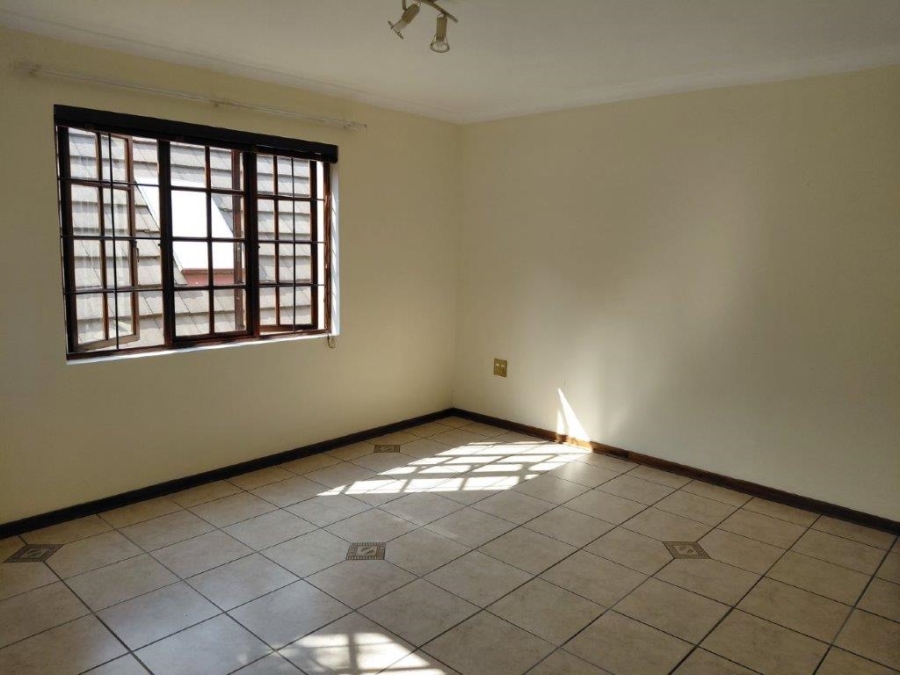 To Let 1 Bedroom Property for Rent in Kensington Gauteng