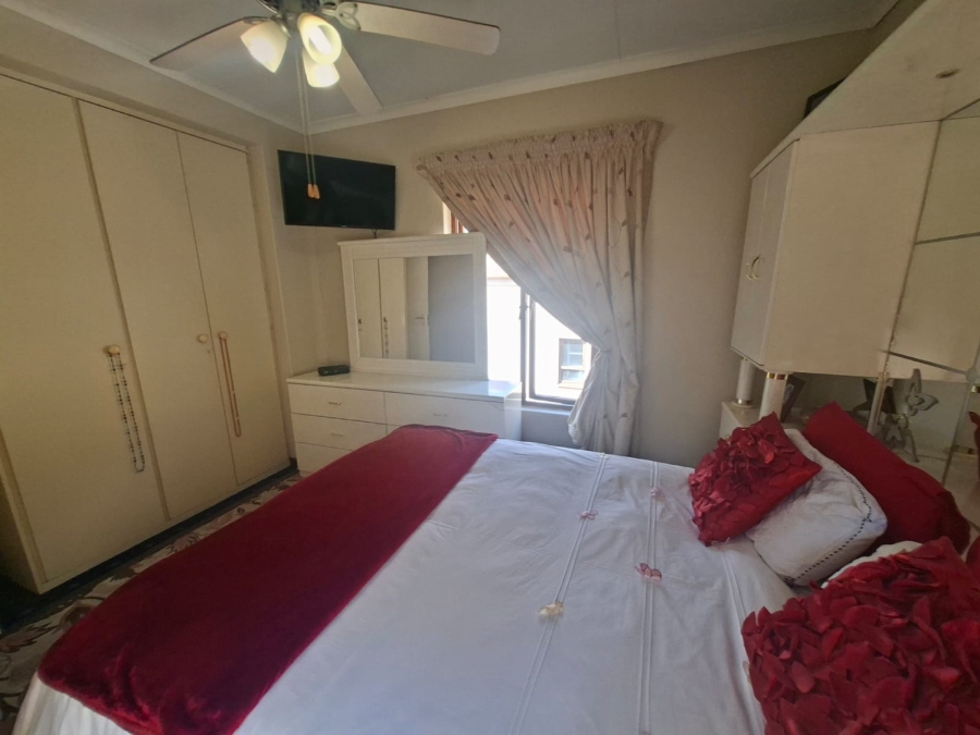 3 Bedroom Property for Sale in Wilro Park Gauteng