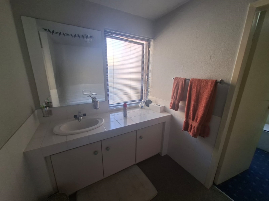3 Bedroom Property for Sale in Wilro Park Gauteng