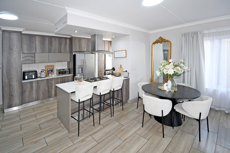 4 Bedroom Property for Sale in Broadacres Gauteng