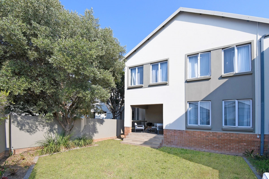 4 Bedroom Property for Sale in Broadacres Gauteng