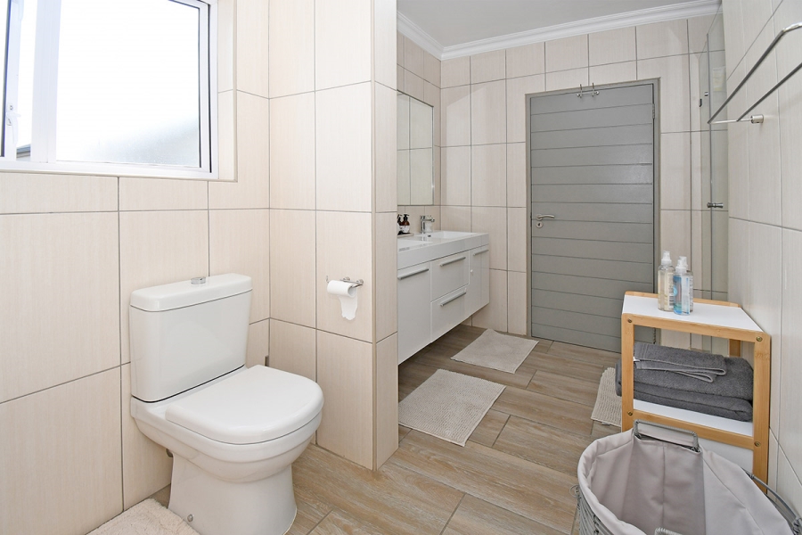 4 Bedroom Property for Sale in Broadacres Gauteng