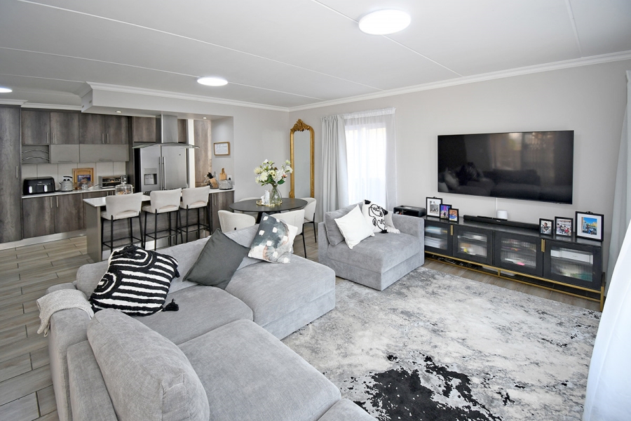 4 Bedroom Property for Sale in Broadacres Gauteng