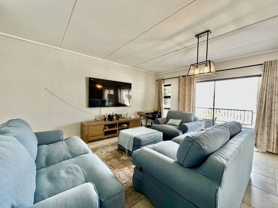 To Let 3 Bedroom Property for Rent in Waterfall Gauteng