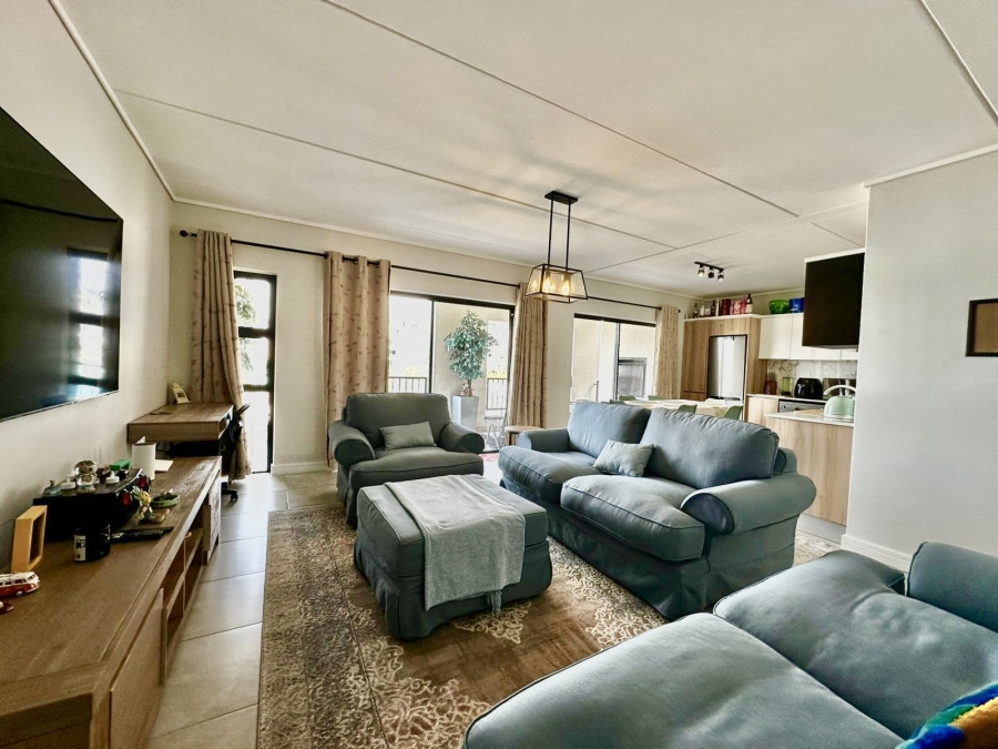 To Let 3 Bedroom Property for Rent in Waterfall Gauteng