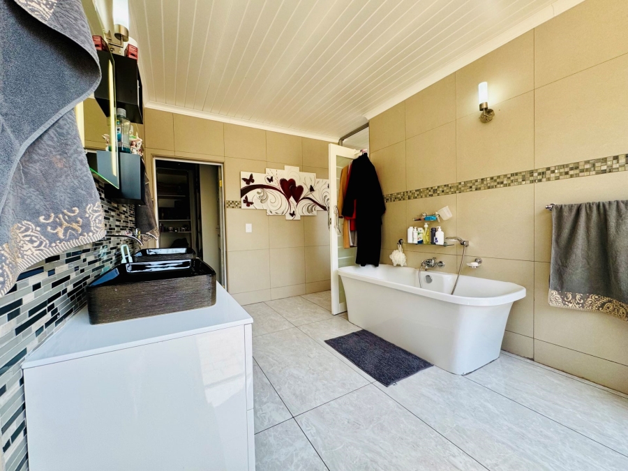 4 Bedroom Property for Sale in Sable Hills Gauteng