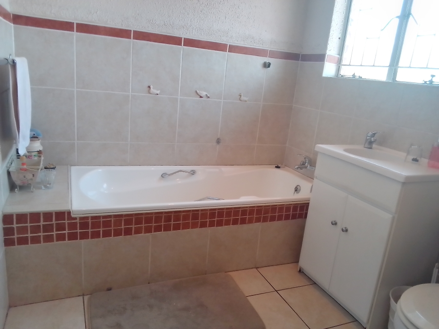 2 Bedroom Property for Sale in Birchleigh Gauteng