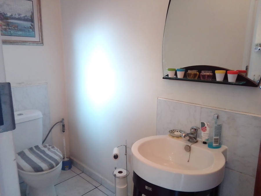 2 Bedroom Property for Sale in Birchleigh Gauteng
