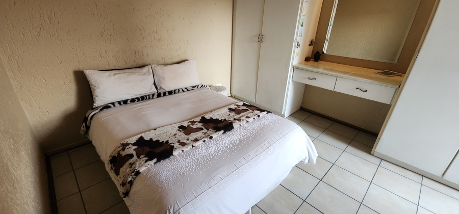 2 Bedroom Property for Sale in New Redruth Gauteng