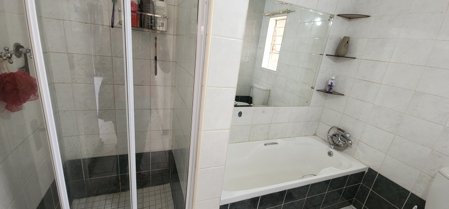 2 Bedroom Property for Sale in New Redruth Gauteng