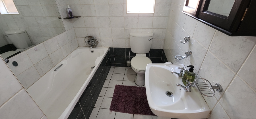 2 Bedroom Property for Sale in New Redruth Gauteng