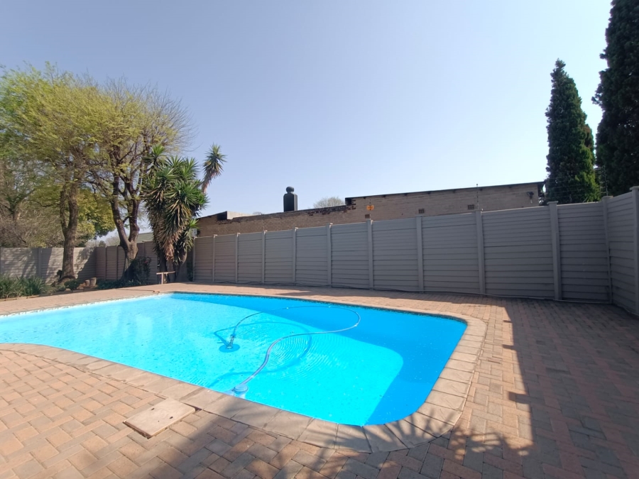 4 Bedroom Property for Sale in Vanderbijlpark SE 2 Gauteng