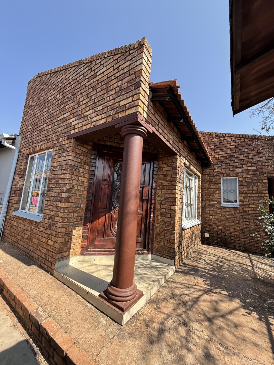 3 Bedroom Property for Sale in Elandspoort Gauteng