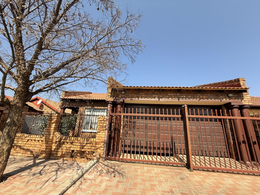3 Bedroom Property for Sale in Elandspoort Gauteng