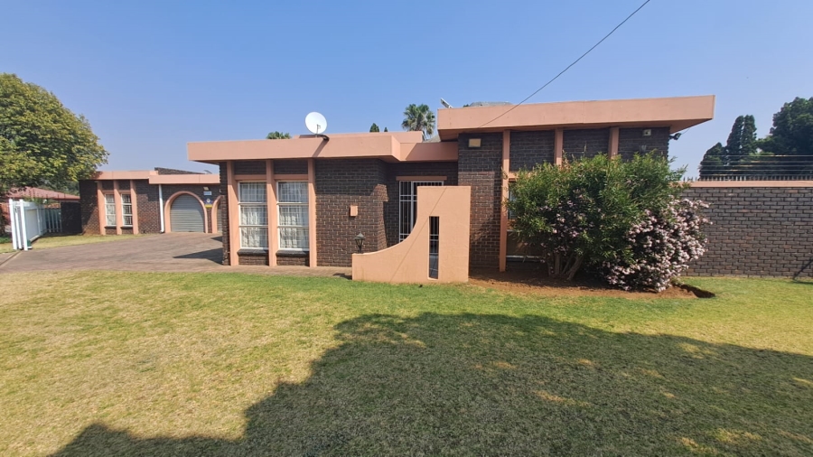 3 Bedroom Property for Sale in Falcon Ridge Gauteng