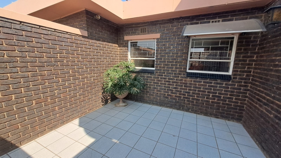 3 Bedroom Property for Sale in Falcon Ridge Gauteng