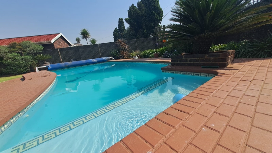 3 Bedroom Property for Sale in Falcon Ridge Gauteng