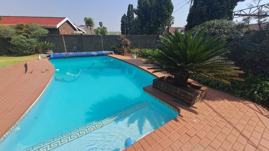 3 Bedroom Property for Sale in Falcon Ridge Gauteng