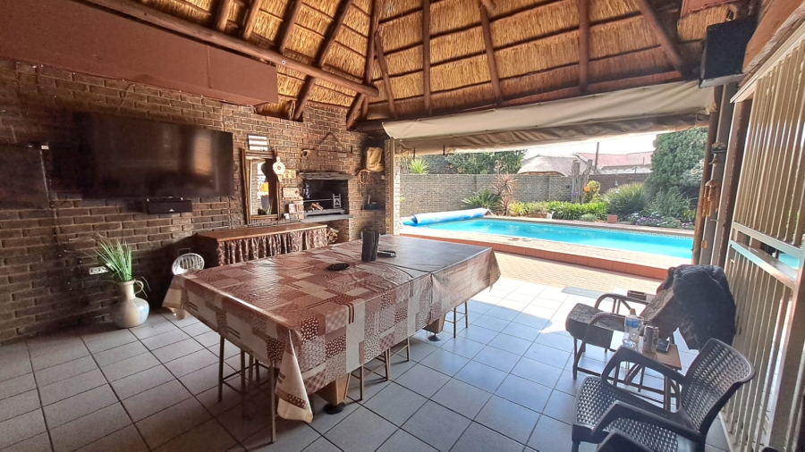 3 Bedroom Property for Sale in Falcon Ridge Gauteng