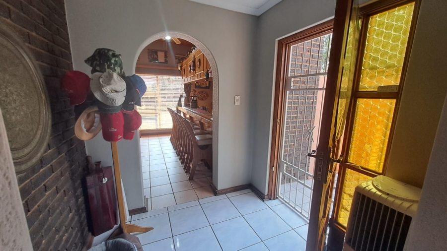 3 Bedroom Property for Sale in Falcon Ridge Gauteng