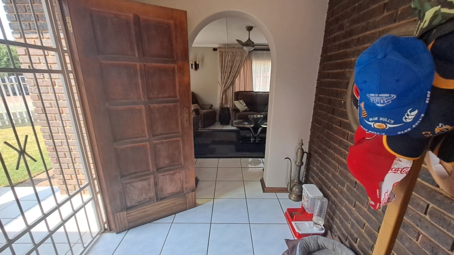 3 Bedroom Property for Sale in Falcon Ridge Gauteng