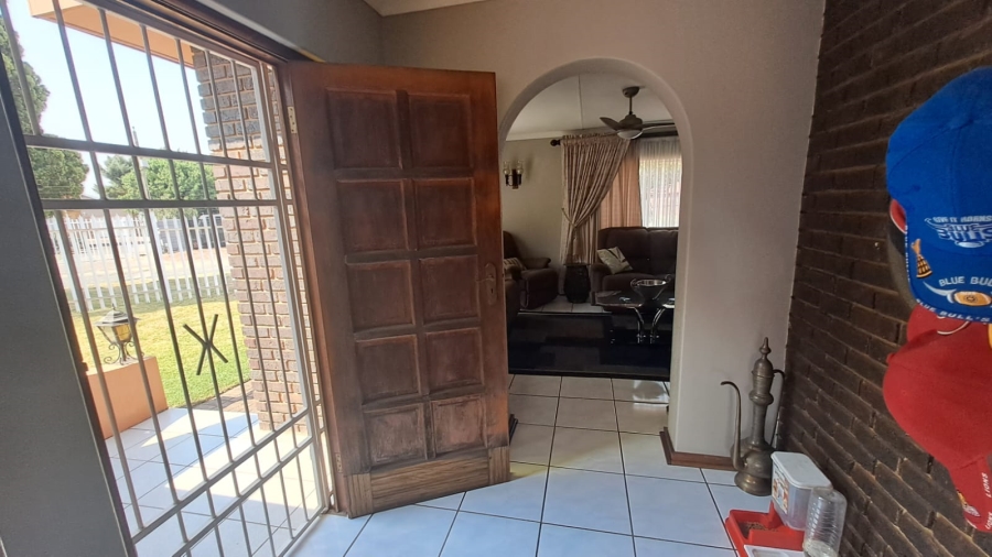 3 Bedroom Property for Sale in Falcon Ridge Gauteng