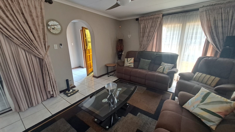 3 Bedroom Property for Sale in Falcon Ridge Gauteng
