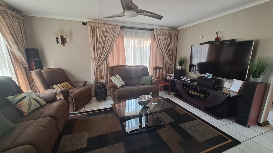 3 Bedroom Property for Sale in Falcon Ridge Gauteng