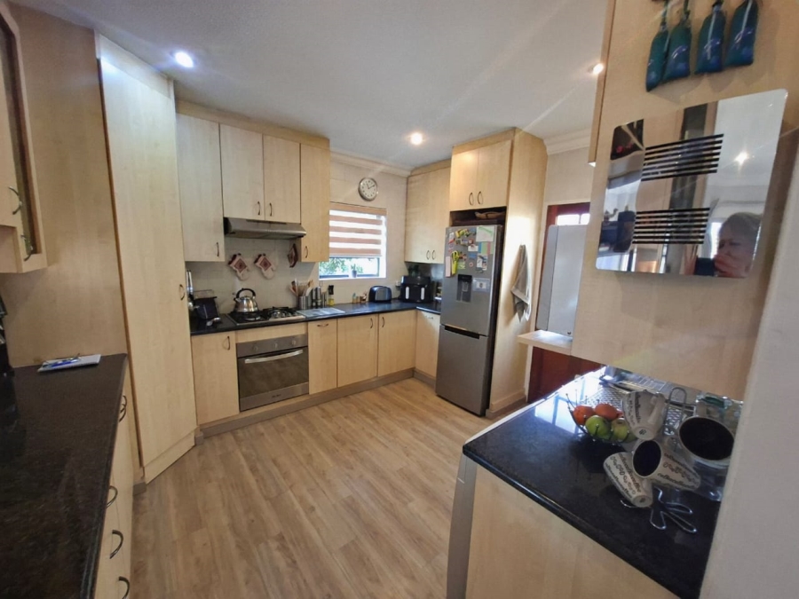 3 Bedroom Property for Sale in Noordheuwel Gauteng