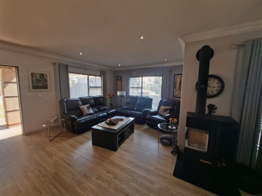 3 Bedroom Property for Sale in Noordheuwel Gauteng