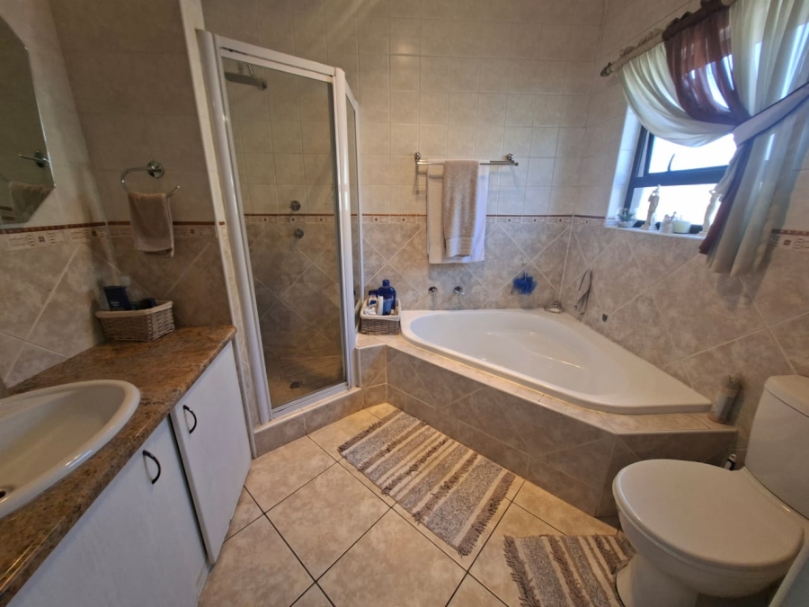 3 Bedroom Property for Sale in Noordheuwel Gauteng