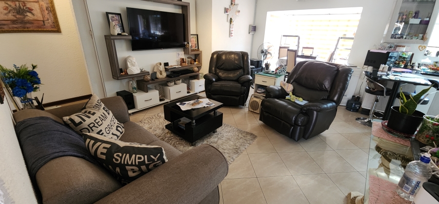 3 Bedroom Property for Sale in New Redruth Gauteng