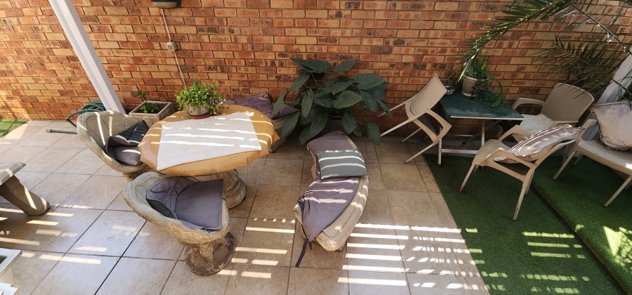 3 Bedroom Property for Sale in New Redruth Gauteng