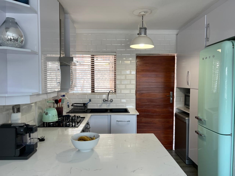 2 Bedroom Property for Sale in Morningside Gauteng