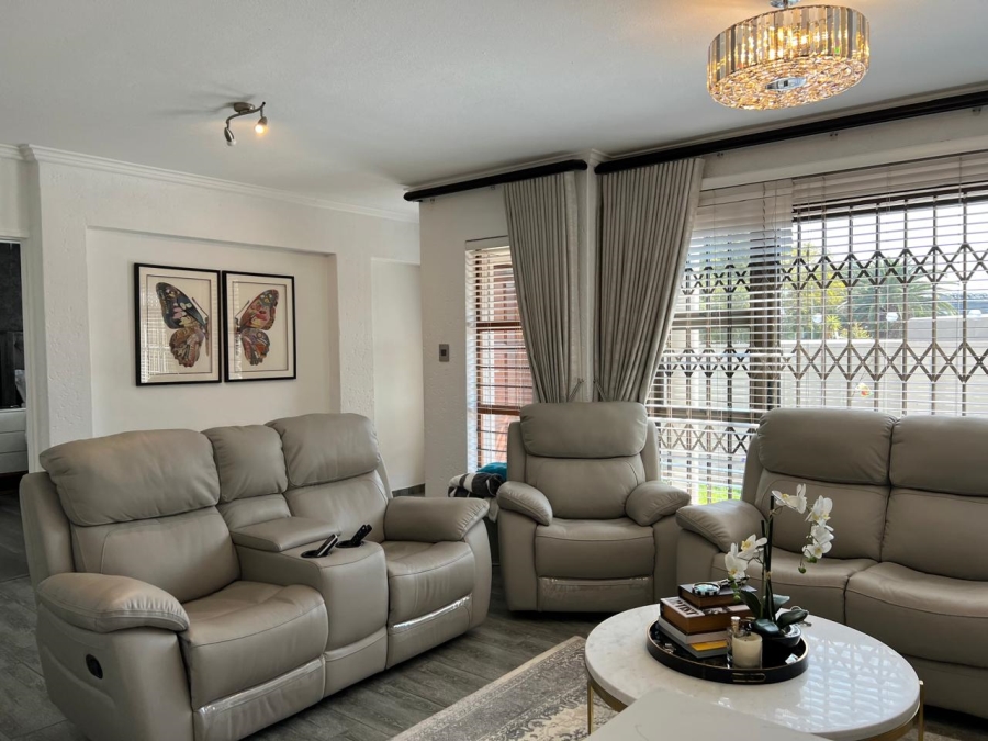 2 Bedroom Property for Sale in Morningside Gauteng
