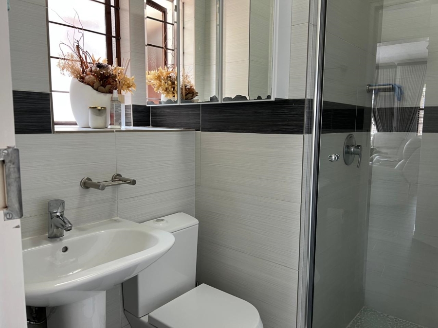 2 Bedroom Property for Sale in Morningside Gauteng